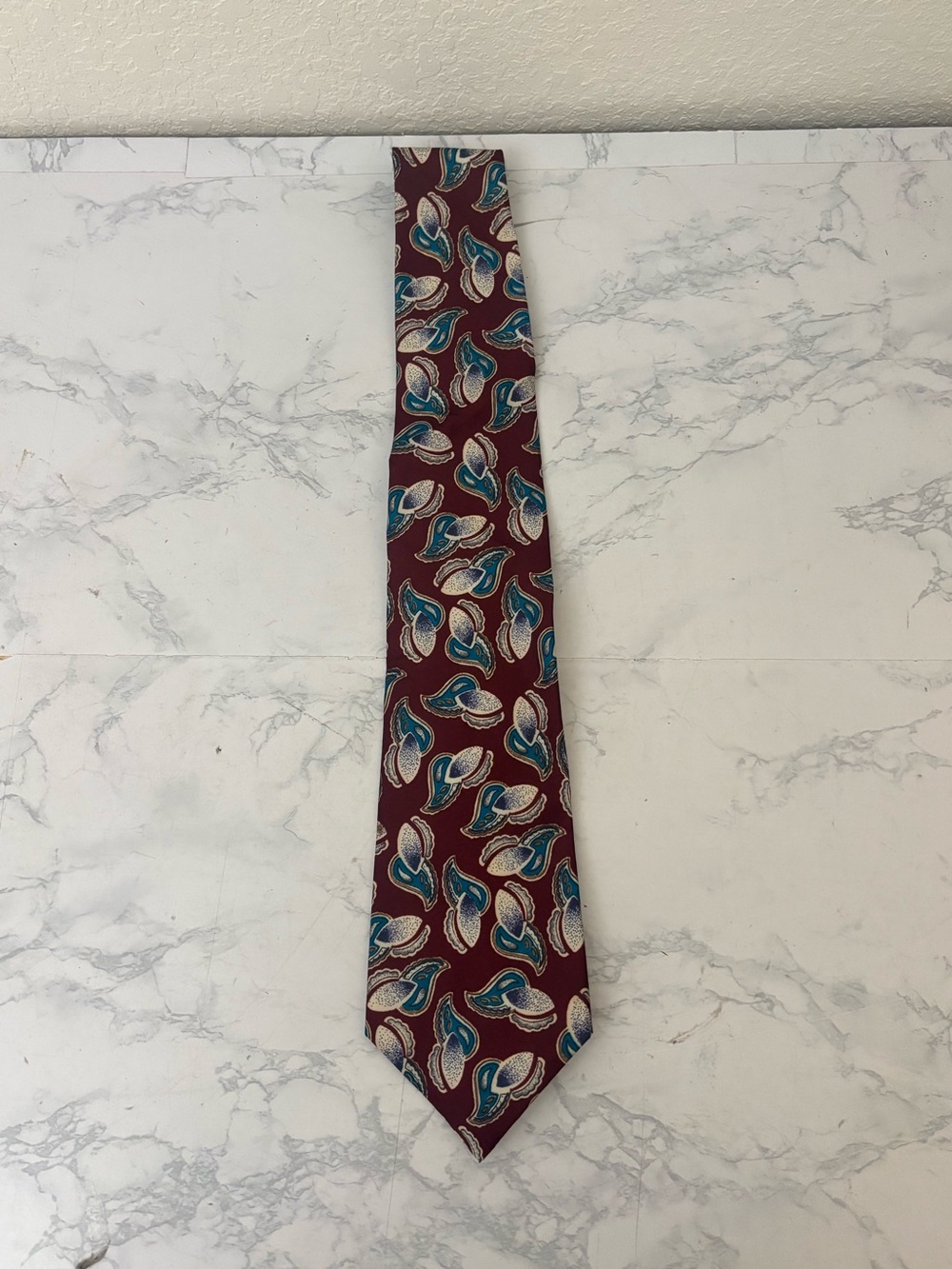 Johnny Carson vintage tie made in usa 100% Polyester Maroon Aqua Paisley